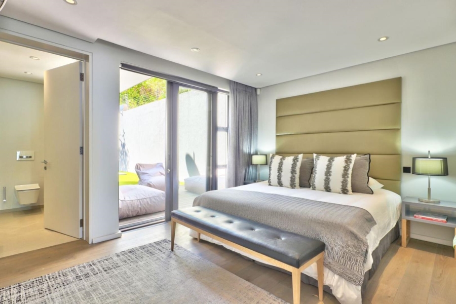 5 Bedroom Property for Sale in Fresnaye Western Cape